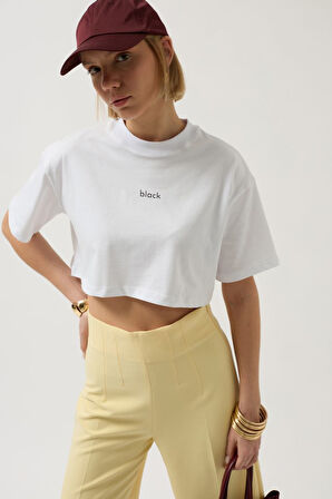 leyla sanat sanata yeni bir bakış açısı Baskılı Crop T-Shirt