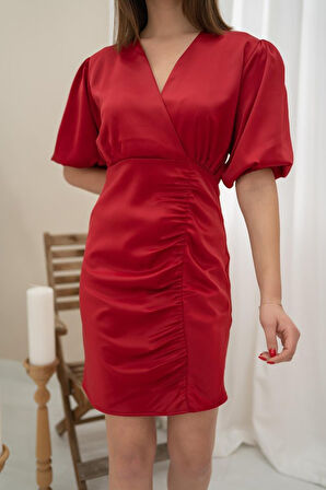 leyla sanat sanata yeni bir bakış açısı Kırmızı V Yaka Kısa Saten Elbise