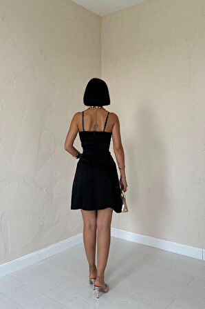 leyla sanat sanata yeni bir bakış açısı Siyah Jakarlı Asimetrik Elbise