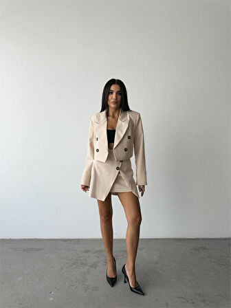 leyla sanat sanata yeni bir bakış açısı DÜĞME DETAYLI ETEK - CROP CEKET TAKIM - Taş