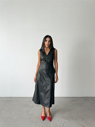 leyla sanat sanata yeni bir bakış açısı ASKILI DERİ ELBİSE ŞANEL BOY - Siyah