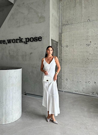 leyla sanat sanata yeni bir bakış açısı JAKARLI ASKILI SATEN ELBİSE ASİMETRİK - Beyaz