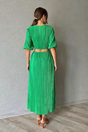 leyla sanat sanata yeni bir bakış açısı Yeşil Piliseli Elbise