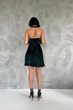 leyla sanat sanata yeni bir bakış açısı Zümrüt Boyundan Geçmeli Elbise