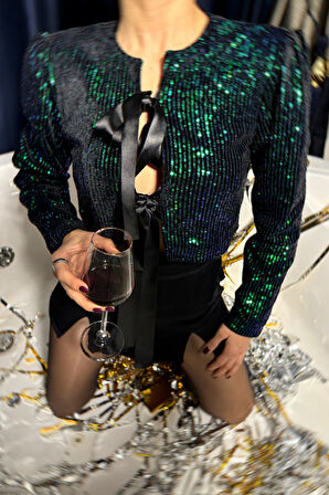 leyla sanat sanata yeni bir bakış açısı PULLU CROP BLUZ KURDELE BAĞLAMA DETAYLI - Yeşil