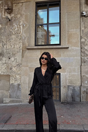 leyla sanat sanata yeni bir bakış açısı SATEN KRUVAZE BAĞLAMALI BLUZ- PANTOLON TAKIM - Siyah