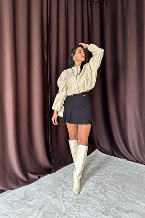 leyla sanat sanata yeni bir bakış açısı Siyah Düğme Detaylı Pileli Etek