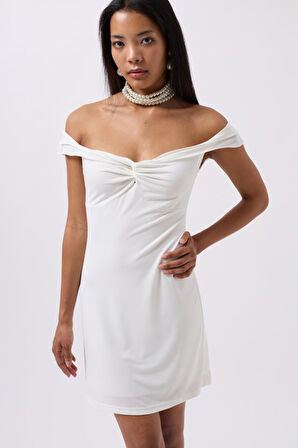 leyla sanat sanata yeni bir bakış açısı Büzgü Detay Omuz Askılı Mini Elbise