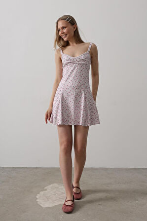 leyla sanat sanata yeni bir bakış açısı Çiçek Desenli Askılı Elbise - Pembe