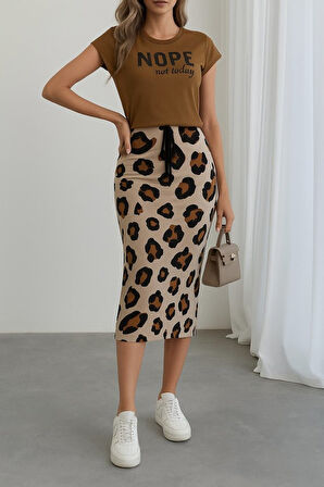 leyla sanat sanata yeni bir bakış açısı Kadın Kısa Kollu Bisiklet Yaka Viskon Bluz Desenli Dalgıç Etek Ikili Takım