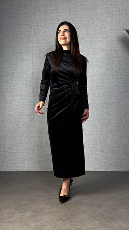 leyla sanat sanata yeni bir bakış açısı Kadınbalıkçı Yaka Büzgü Ve Taş Işleme Detay Maxi Boy Kadife Elbise