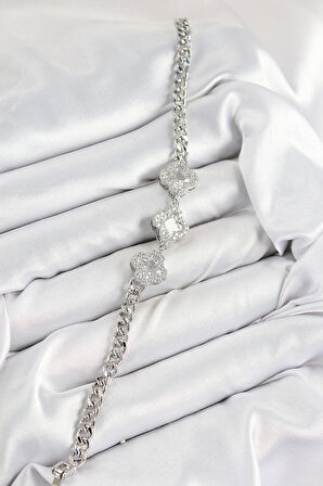 Pirinç Zirkon Taşlı Yonca Model Gümüş Renk Kadın Bileklik - TJ-BB7546