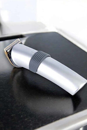 Erkeklere Özel Şarjlı Saç ve Sakal Kesme Tıraş Makinesi Seti