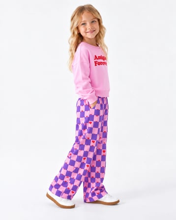 Kız Çocuk Amigas Forever Baskılı Pembe Sweatshirt ve Kalp Desenli Bol Paça Pantolon Takım