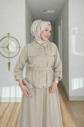 Bej Rengi Tencel Kumaş Kemerli Etekli Tesettür Takım – Rahat Şık Günlük Kombin