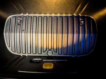 Tesla Model Y (Juniper) Ön Frunk Civata Kapak Seti – Motor Bölmesi Vida Gizleme Kapağı