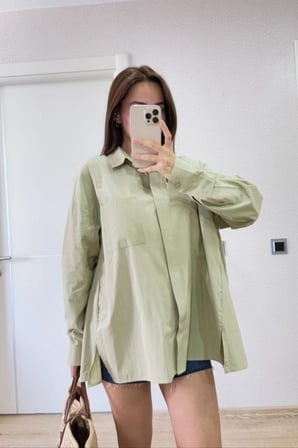 Kadın Oversize Pens Detaylı Cepli Yırtmaçlı Rahat Kalıp Poplin Gömlek - Yeşil