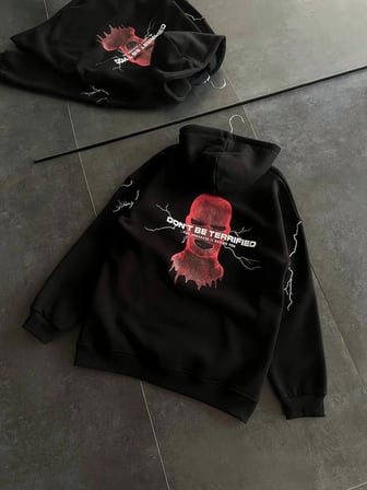 Kadın Kapüşonlu Kanguru Cepli Sweatshirt  İplik Pamuklu Baskılı Hoodie - Siyah