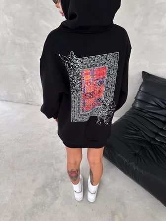 Kadın Kapüşonlu Kanguru Cepli Sweatshirt  İplik Pamuklu Baskılı Hoodie - Siyah