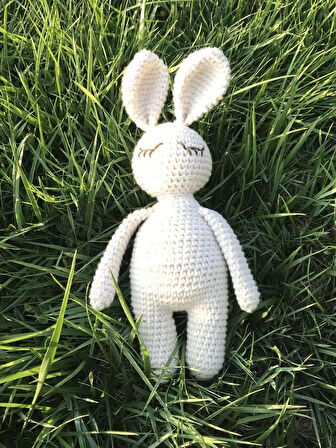 Naturaborn Natural amigurumi el örgüsü oyuncak uykucu tavşan