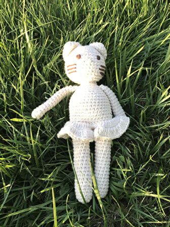 Naturaborn Natural amigurumi el örgüsü oyuncak etekli kedicik