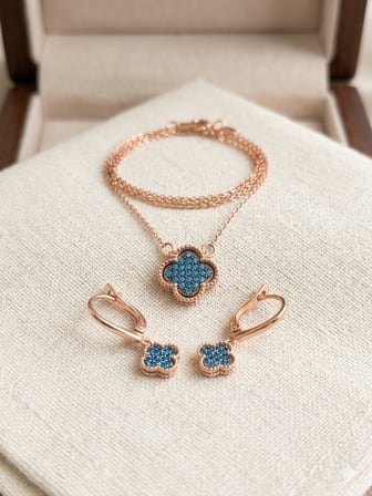 925 Ayar Papatya Silver Yonca Kolye Küpe Set.rose.gold.rodaj