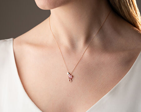 925 ayar papatya ay taşı<osimhen maske<kedili kolye<rose,gold,rodaj>