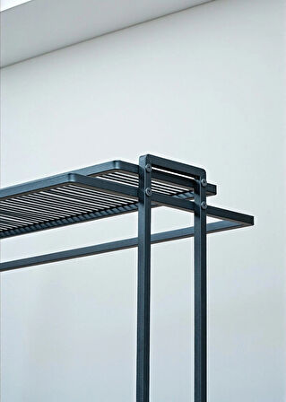 SİYAH METAL ELBİSE ASKILIĞI İKİ YÖNLÜ 3 RAFLI TEKERLEKLİ ASKILIK PORTMANTO VE KONFEKSİYON ASKILIĞI