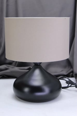 vizon renk kumaş başlıklı elips masa abajuru