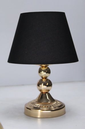 ORTANCA MASA ABAJURU GECE LAMBASI