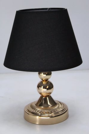 ORTANCA MASA ABAJURU GECE LAMBASI