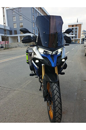 MOTOCAM Voge DS 625X Siperlik Ön Cam 2023-2025 Model 56cm Siyah Renkli 4mm SPORTİF MODEL