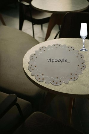 Vipceyiz Ekru Keten Nakışlı Oval Puantiyeli Amerikan Servis 35x45 cm Tekli