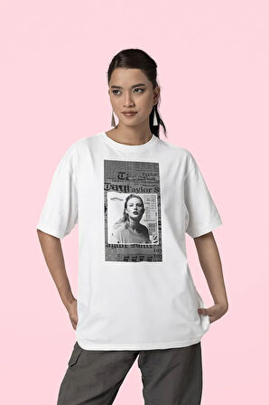 Gazete Temalı Unisex Oversize Taylor Swift Tişört
