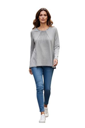 KADIN YAKA VE KOL AĞZI TAŞLI ETEK DESENLİ BLUZ