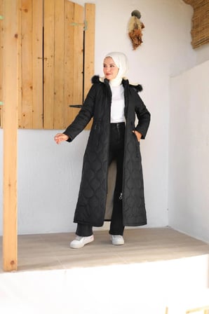 Kadın Tam Kürklü Kapüşonlu Kapitone Mont