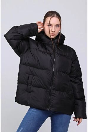 Kadın Kapüşonlu Ekstra Yumuşak Siyah Şişme Mont