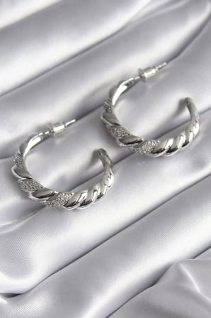 Pirinç Gümüş Renk Zirkon Taşlı Sarmal Model Kadın Küpe -1492