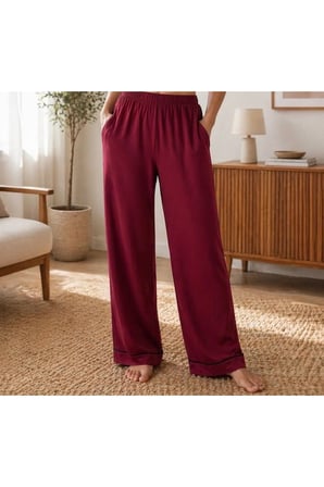 Kadın bordo Şık Pijama Takımı – Rahat Kesim, Kontrast Biyeli Ev Giyim Seti