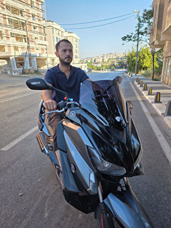 MOTOCAM Yamaha Xmax 250 Siperlik Ön Cam 2014-2017 Model 36cm Siyah Renkli 4mm SPORTİF