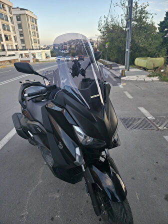 MOTOCAM Yamaha Xmax 250 Siperlik Ön Cam 2014-2017 Model 59cm Şeffaf Renkli 4mm ELCİKLİ