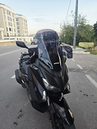 MOTOCAM Yamaha Xmax 250 Siperlik Ön Cam 2014-2017 Model 59cm Siyah Renkli 4mm ELCİKLİ