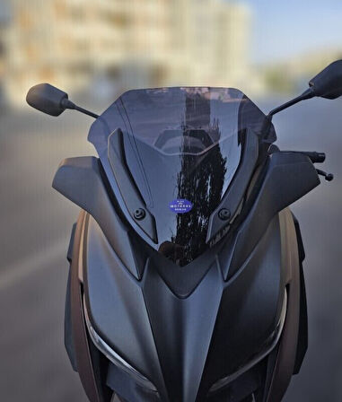 MOTOCAM Yamaha Xmax 250 Siperlik Ön Cam 2018-2022 Model 36cm Siyah Renkli 4mm ORİJİNAL BOYLU