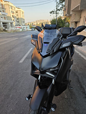 MOTOCAM Yamaha Xmax 250 Siperlik Ön Cam 2023-2025 Model 36cm Şeffaf Renkli 4mm KISA SPOR CAM