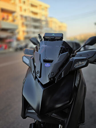 MOTOCAM Yamaha Xmax 250 Siperlik Ön Cam 2023-2025 Model 36cm Siyah Renkli 4mm KISA SPOR CAM