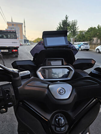 MOTOCAM Yamaha Xmax 250 Siperlik Ön Cam 2023-2025 Model 36cm Siyah Renkli 4mm KISA SPOR CAM