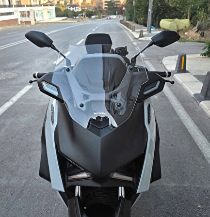 MOTOCAM Yamaha Xmax Techmax Siperlik Ön Cam 2025 Model 39cm Şeffaf Renkli 4mm Asansörlü