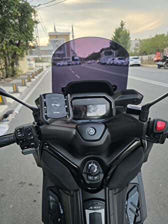 MOTOCAM Yamaha Xmax Techmax Siperlik Ön Cam 2025 Model 52cm Siyah Renkli 4mm Asansörlü