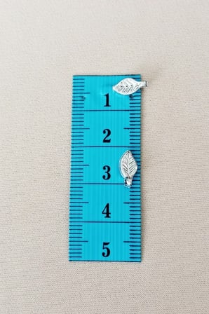 Oya Abiye Bileklik Kolye Pleksi Metalik Plastik Pul Gümüş Renk 8 gram 130 adet - BNC514