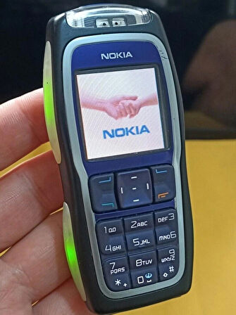 Nokia 3220 Işıklı Bildirim Kameralı Tuşlu Cep Telefonu